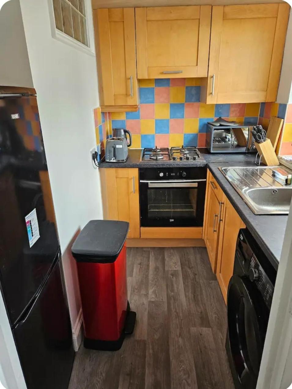 شقة New Flat Next The Tube And Connections To The Centre لندن المظهر الخارجي الصورة